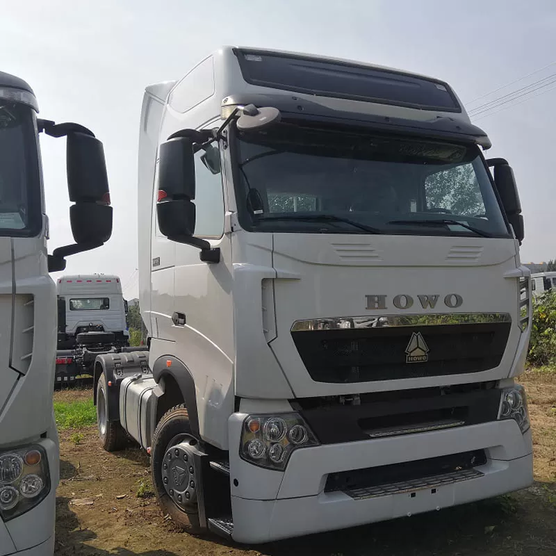 Brand new 18-ton Euro 2 diesel HOWO 4x2 tractor truck, left-hand drive, air suspension.