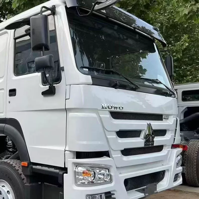 شاحنات جرّ سينوتروك هوو 6x4 مستعملة شائعة الاستخدام تعمل بالديزل بناقل حركة يدوي