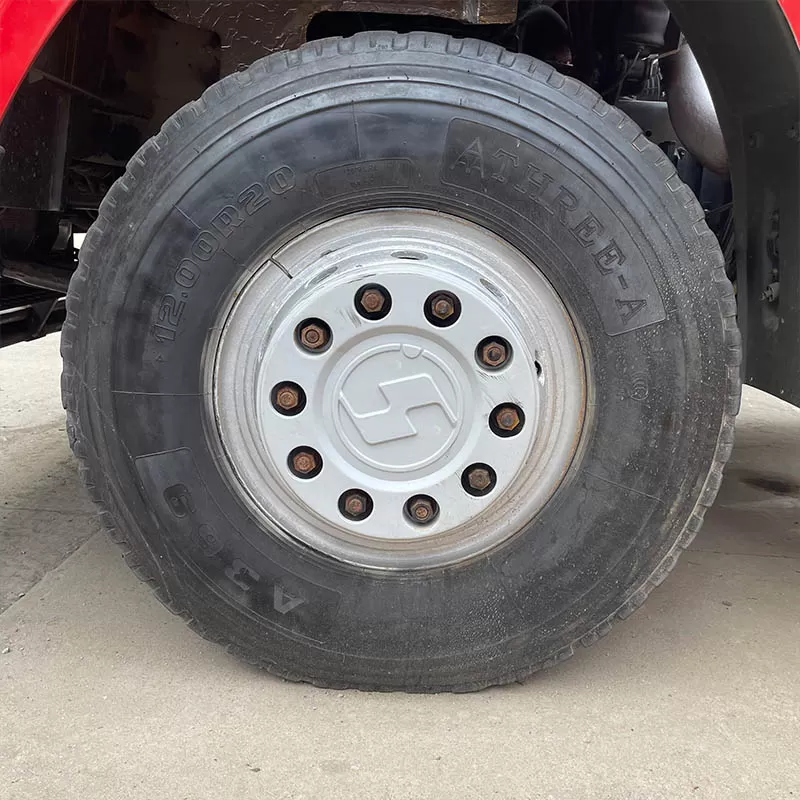 شاحنة جرار ثقيلة جديدة تمامًا من طراز Shaanxi Automobile X3000 Euro II/Euro III 6x4 للبيع بسعر منخفض.