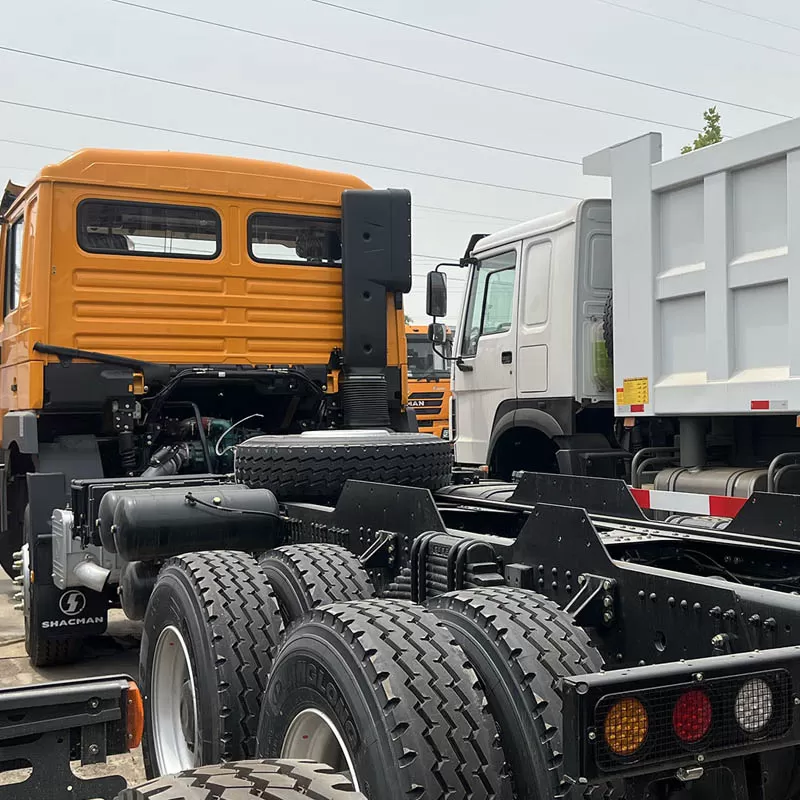 Cami&oacute;n tractor Shaanxi Automobile 6x4 F3000 de 380 caballos de fuerza.