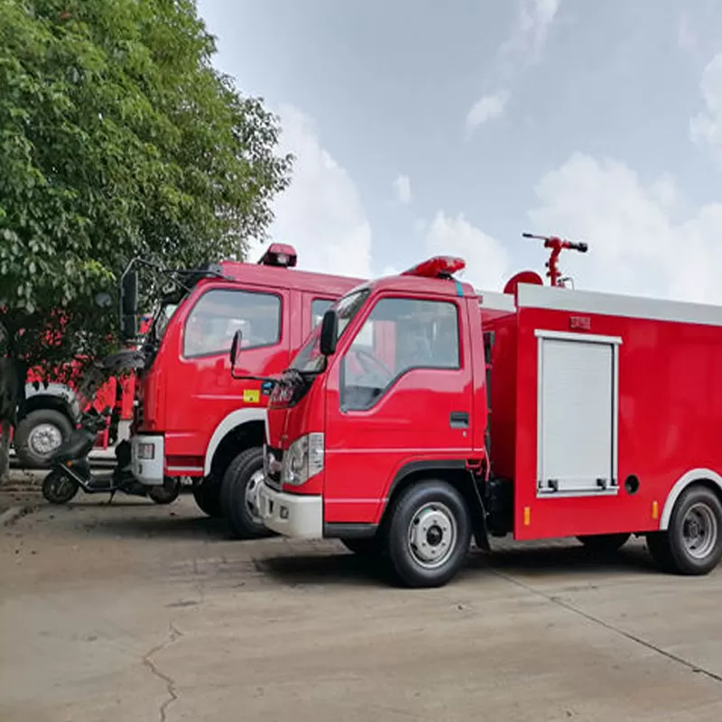 Cami&oacute;n de bomberos Flander de 2000 litros para extinci&oacute;n de incendios y rescate.