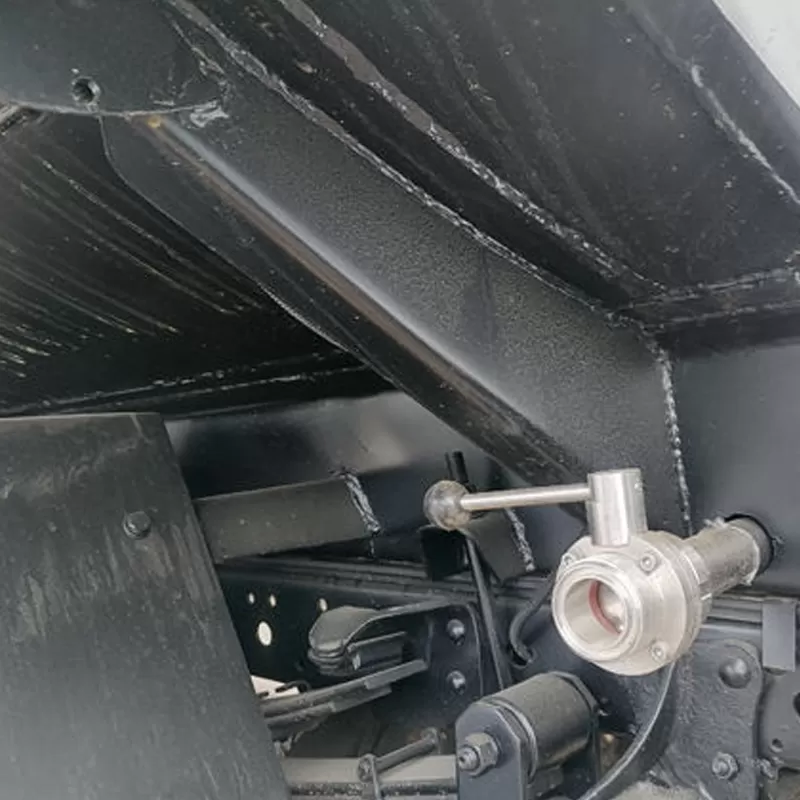 شاحنة إيسوزو SS304 المتنقلة لنقل مياه الشرب بسعة 4000 لتر وشاحنة مياه الحدائق