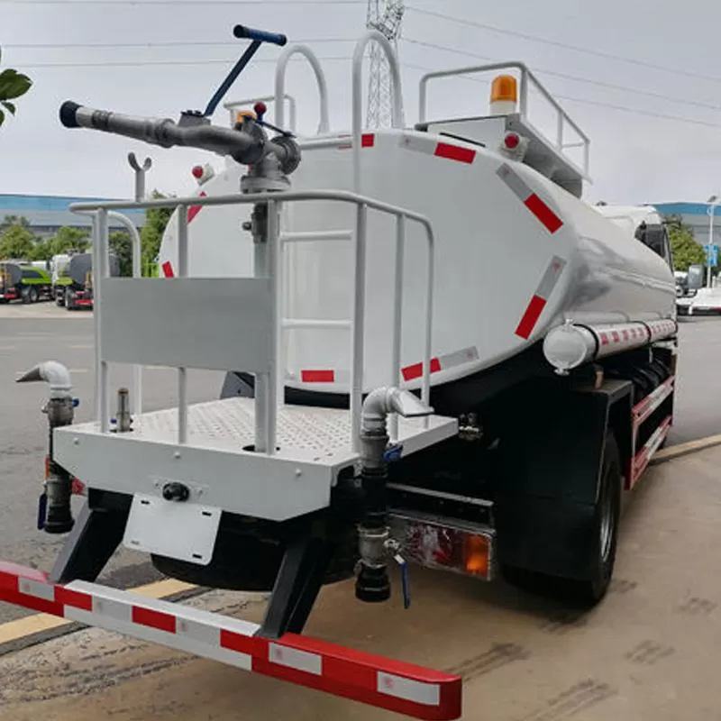 شاحنة إيسوزو SS304 المتنقلة لنقل مياه الشرب بسعة 4000 لتر وشاحنة مياه الحدائق