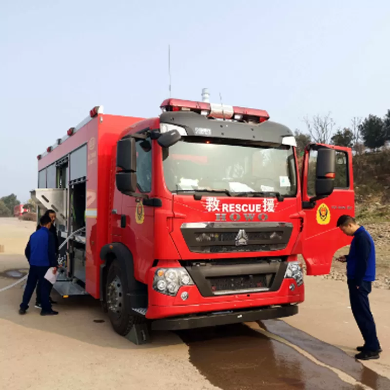 Se vende cami&oacute;n Howo Isuzu 4X2 para la purificaci&oacute;n directa de agua para bebidas, con capacidad de 4000 l/h.