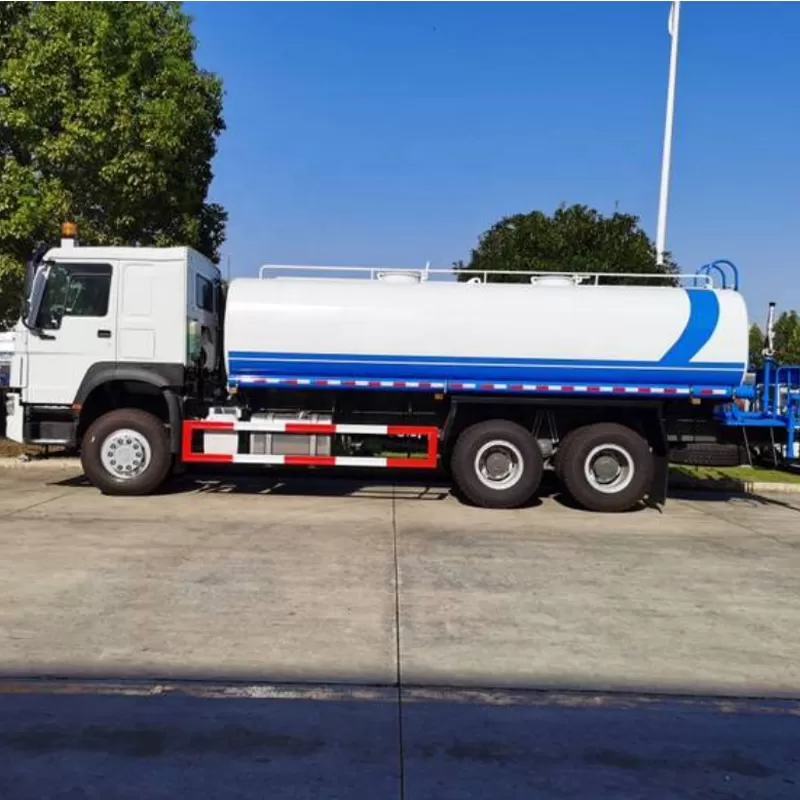 أفضل شاحنة مياه سينوتروك هوو 6x4 عالية الجودة تُباع في أفريقيا