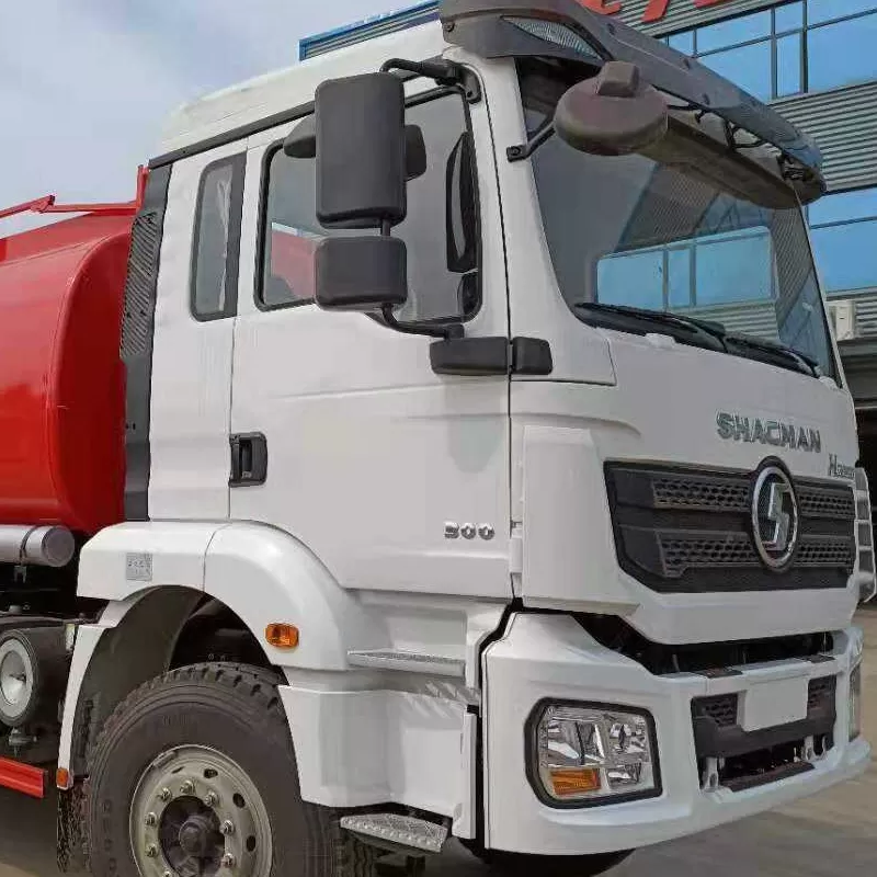 شاحنة توزيع الوقود المتنقلة شاكمان H3000 سعة 25 متر مكعب،