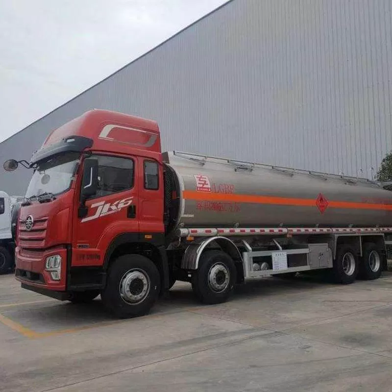 Chinese Brand FAW: New Gasoline Tank Truck, CNG Refueling Truck, Fuel Tanker, and Mobile Fuel Dispensing Vehicle