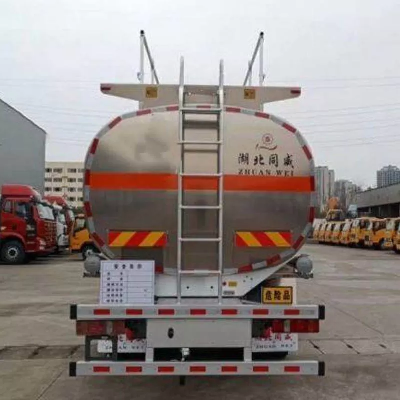 Chinese Brand FAW: New Gasoline Tank Truck, CNG Refueling Truck, Fuel Tanker, and Mobile Fuel Dispensing Vehicle