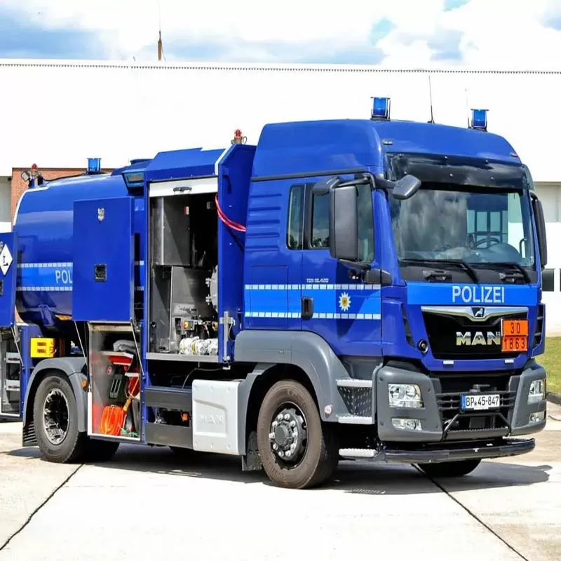 شاحنة تزويد وقود الطائرات MAN 4X2 سعة 8000 لتر