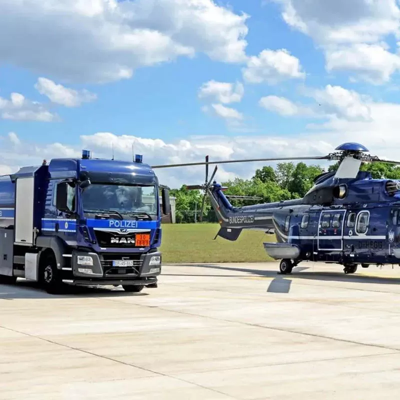 شاحنة تزويد وقود الطائرات MAN 4X2 سعة 8000 لتر