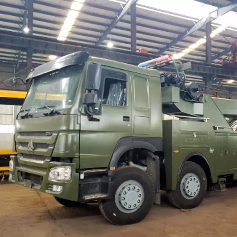 شاحنات المساعدة والإنقاذ الثقيلة HOWO 30t 50t، وشاحنات السحب، والمقطورات لإزالة الحواجز على الطرق.