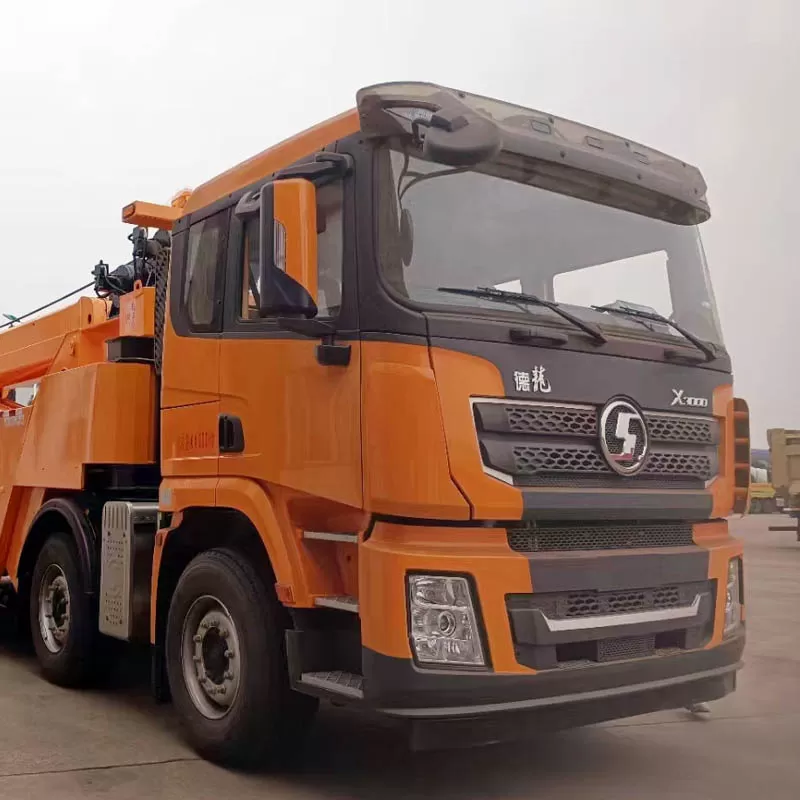 Gr&uacute;a de rescate Shakman F3000 marca RHD de 420 HP y 30 toneladas con remolque, aver&iacute;as en carretera e infracciones urbanas.