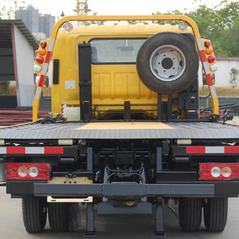 Tractor Foton de 4 y 5 toneladas, plataforma de aterrizaje completa, veh&iacute;culo de transporte de coches de baja inclinaci&oacute;n, asistencia en carretera.