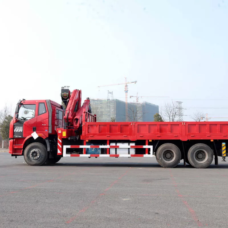 Gr&uacute;a m&oacute;vil FAW J6M 340HP 6X4 montada sobre cami&oacute;n UNIC
