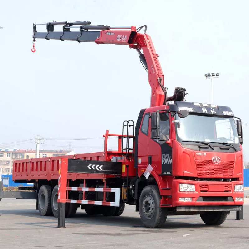 Gr&uacute;a m&oacute;vil FAW J6M 340HP 6X4 montada sobre cami&oacute;n UNIC
