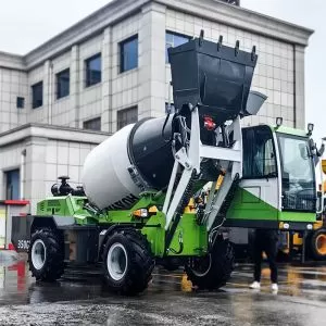 For sale: High-quality sand and cement mixer truck with cement hopper, self-loading concrete mixer truck.
