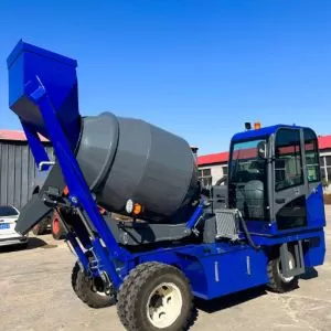 0.5 m&sup3; 6.5 cbm Self-loading concrete mixer truck, mobile mini concrete mixer truck