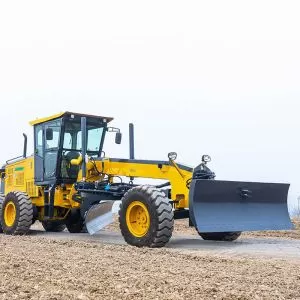 La niveladora de 17 toneladas y 160 kW para siembra agr&iacute;cola utiliza un motor Cummins como componente principal.