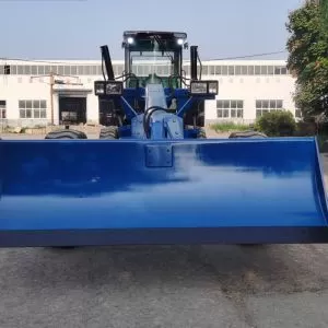 جرافات تسوية ثقيلة عالية الأداء، مصممة خصيصًا بقدرات 180 و190 و220 حصانًا، مزودة بمحركات متوافقة مع معايير وكالة حماية البيئة الأمريكية.