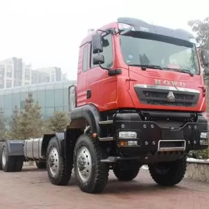 New 8x86x6 Euro 2 emission standard diesel left-turn tractor unit