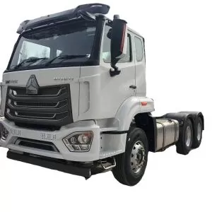New 400hp RHD Sinotruk Howo tractor-head Euro 2 diesel 6x4 truck sold in Tanzania