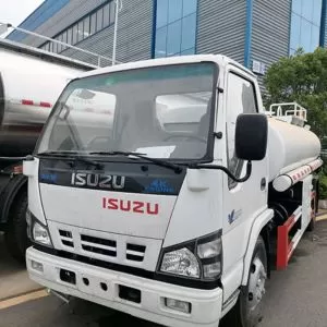 Isuzu SS304 Mobile Tanker: 4,000-Liter Portable Drinking Water Transport and Gardening Water Truck
