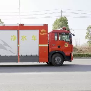 HOWO-Isuzu 4x2 Direct Drinking Water Truck &mdash; 4,000 L/h Purification Capacity &mdash; For Sale