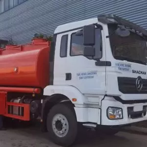 Cami&oacute;n distribuidor m&oacute;vil de combustible Shacman H3000 de 25 metros c&uacute;bicos,